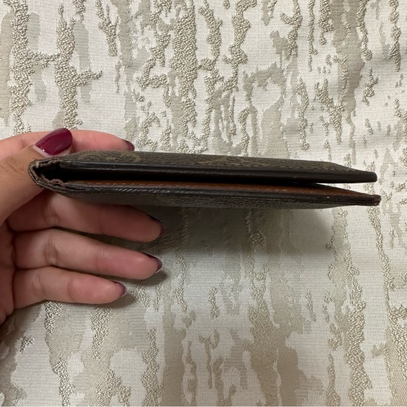 Used Men’s Louis Vuitton monogram wallet - Picture 4 of 10
